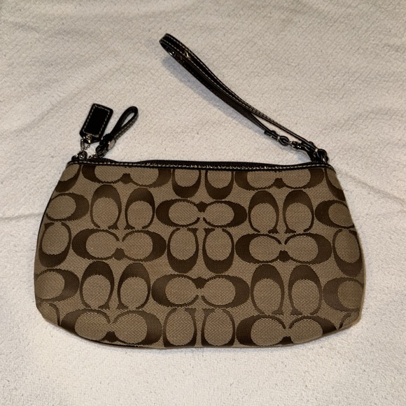 Coach clutch - Picture 2 of 3